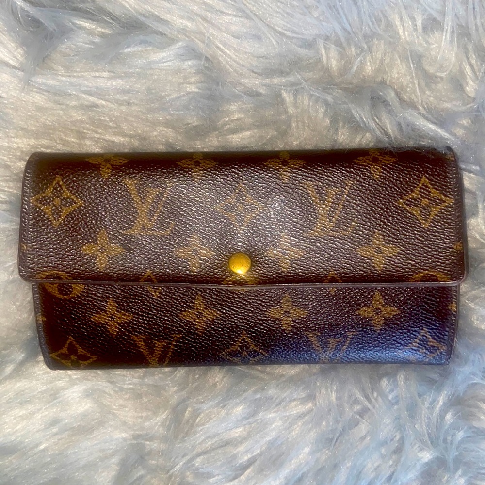 Louis Vuitton Clutch/Wallet